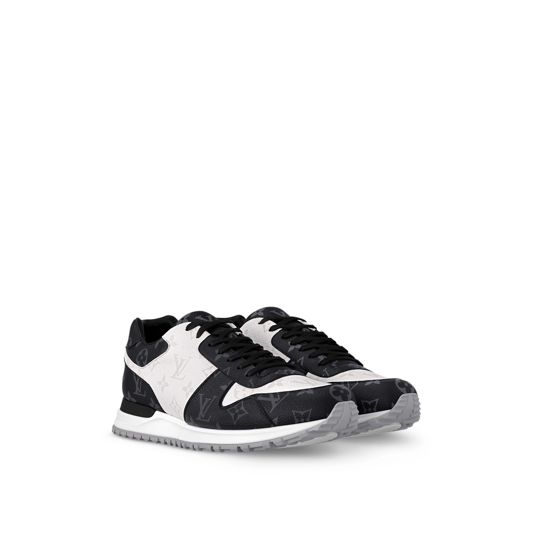 Sneaker Run Away - #1