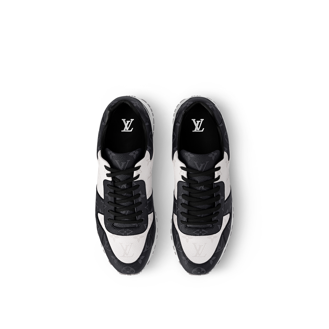 Sneaker Run Away - #1