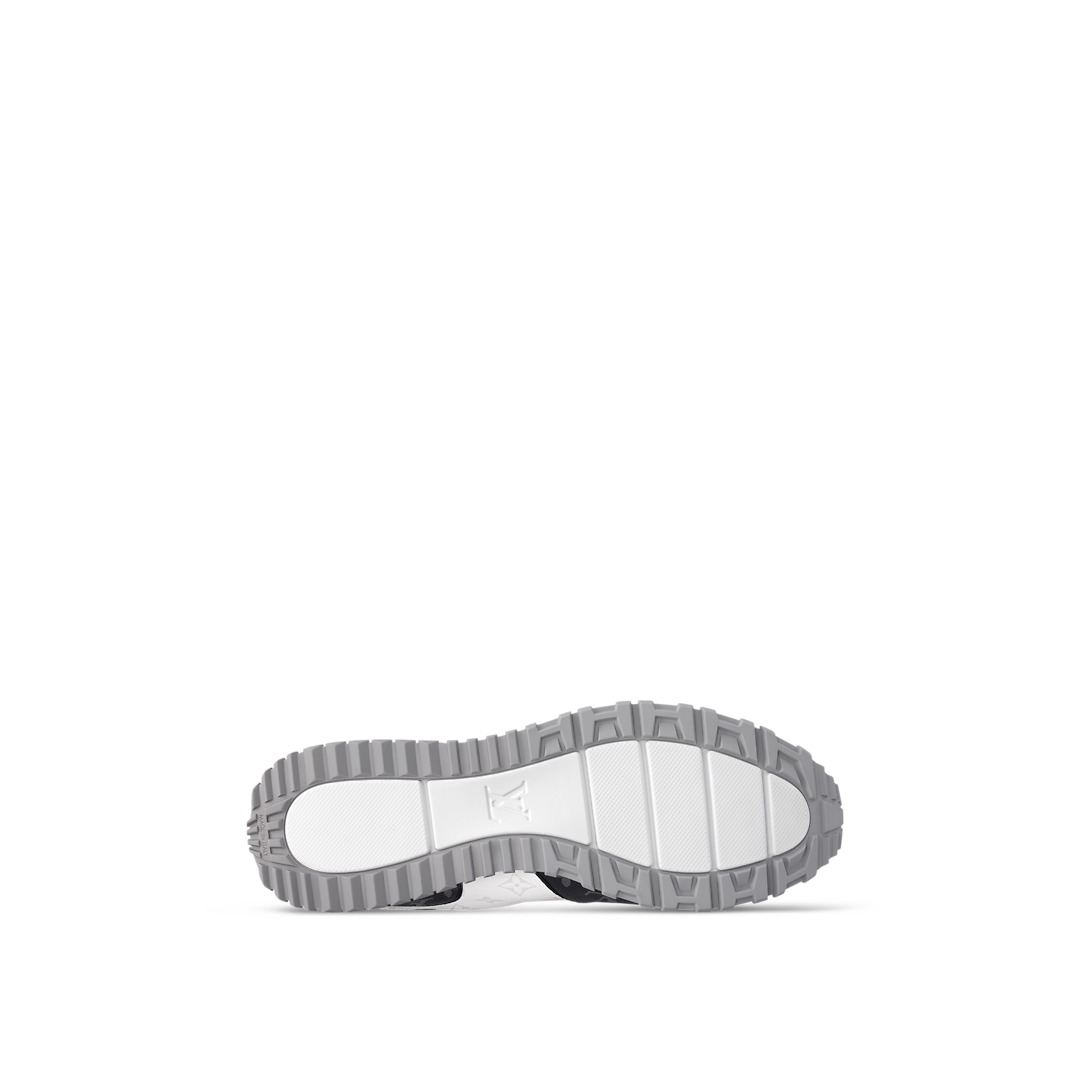 Sneaker Run Away - #1